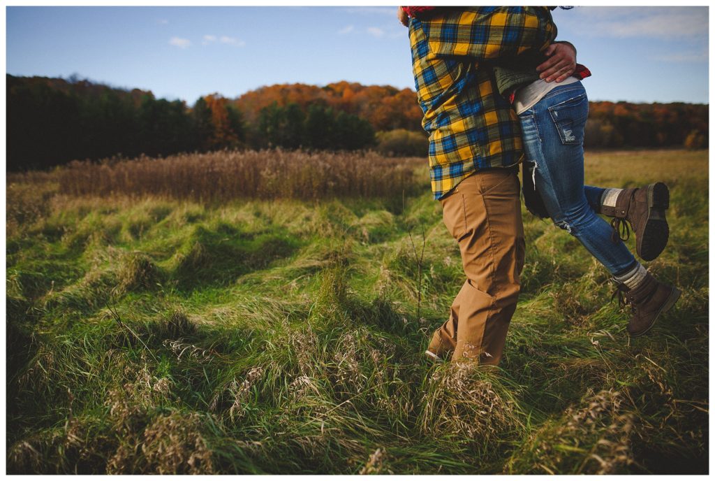 Hartford Wisconsin Loew Lake Engagement Session
