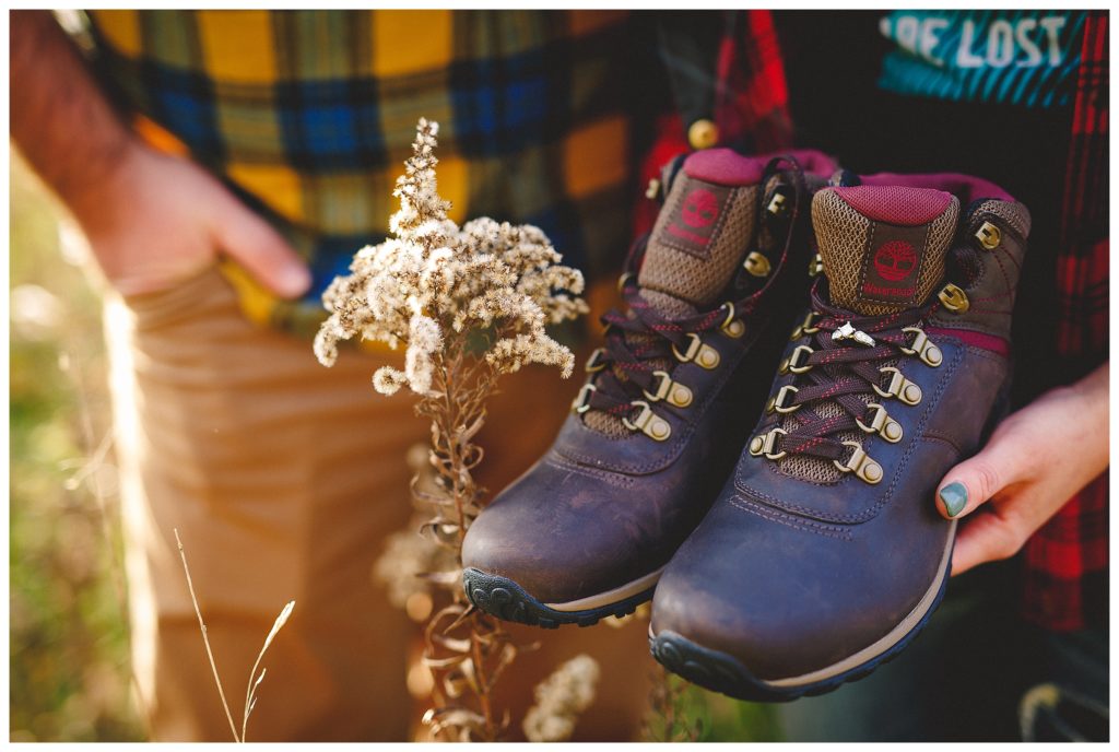 Hartford Wisconsin Loew Lake Engagement Session