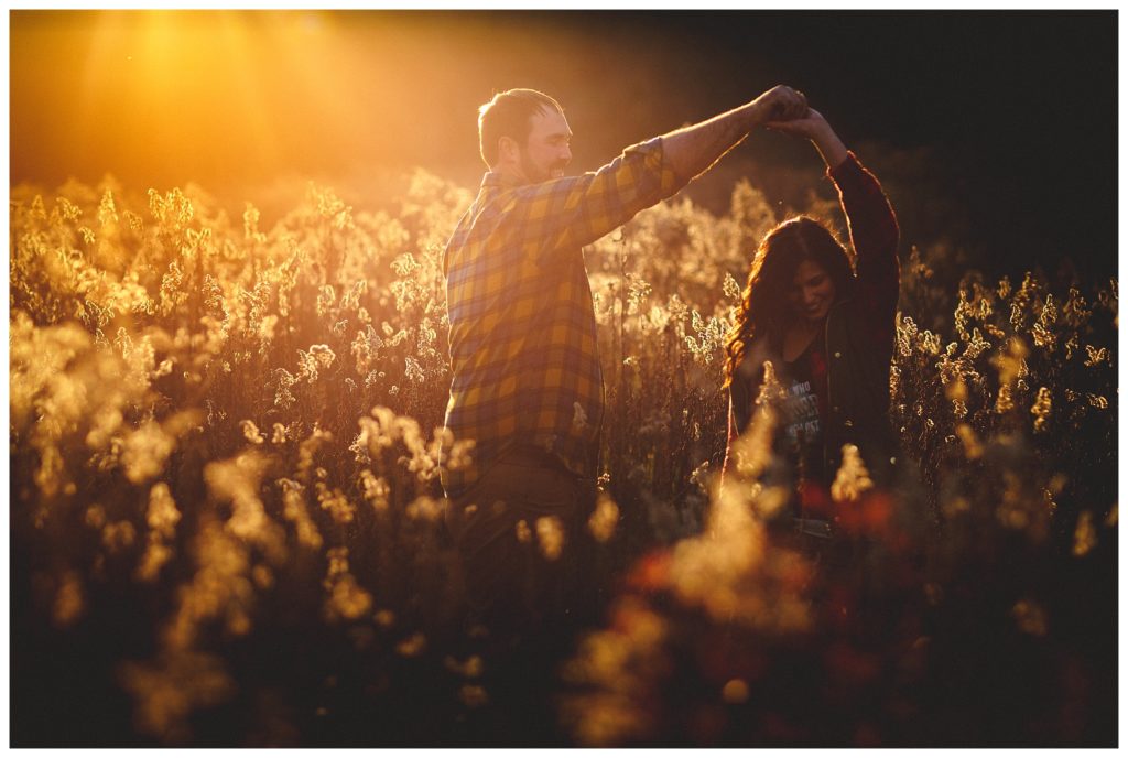 Hartford Wisconsin Loew Lake Engagement Session