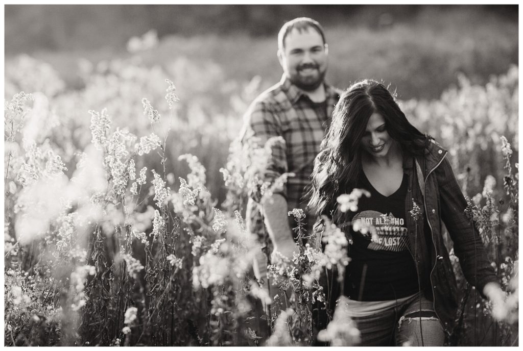 Hartford Wisconsin Loew Lake Engagement Session