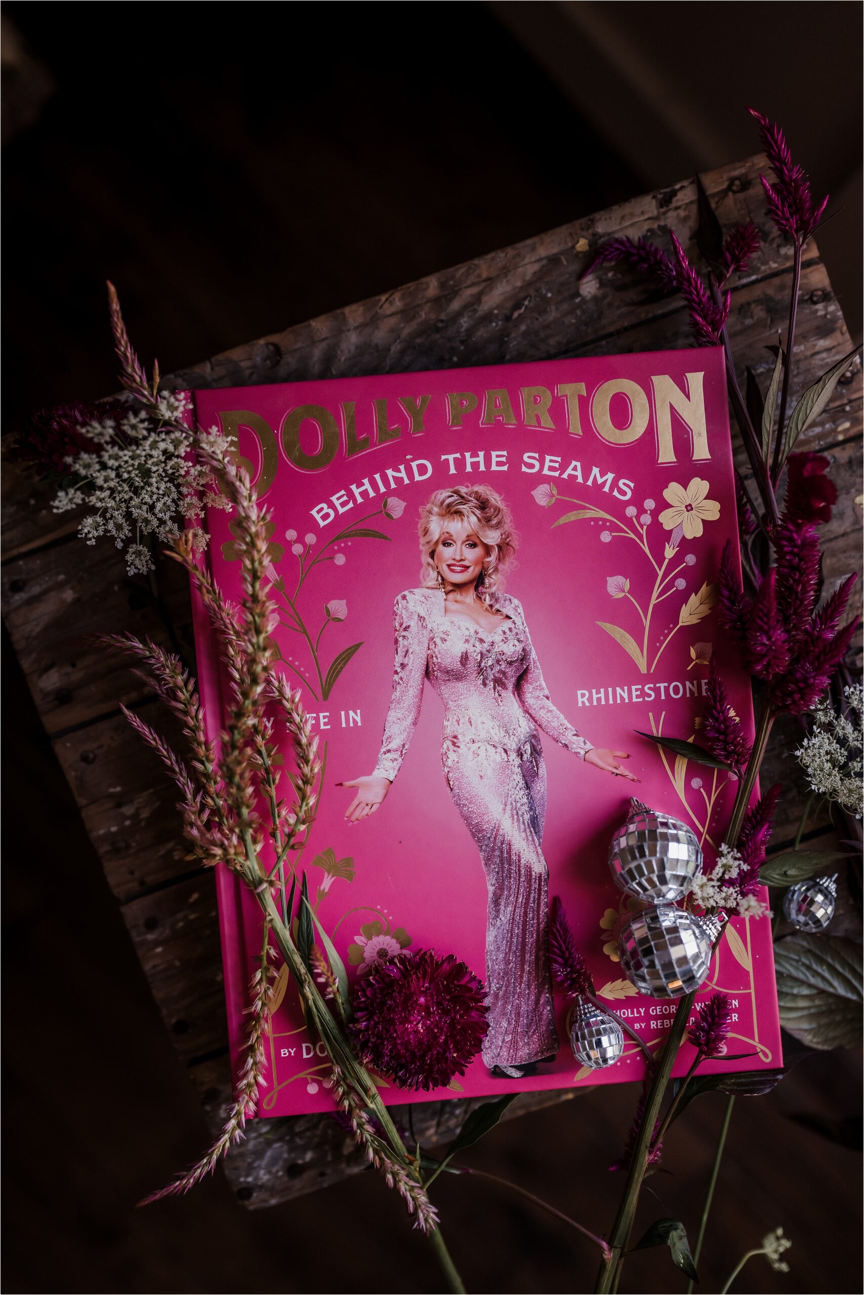 Dolly Parton styled photography shoot details